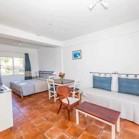 Andreotis Apts 2*