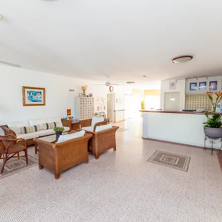 Andreotis Apts Отель 2*